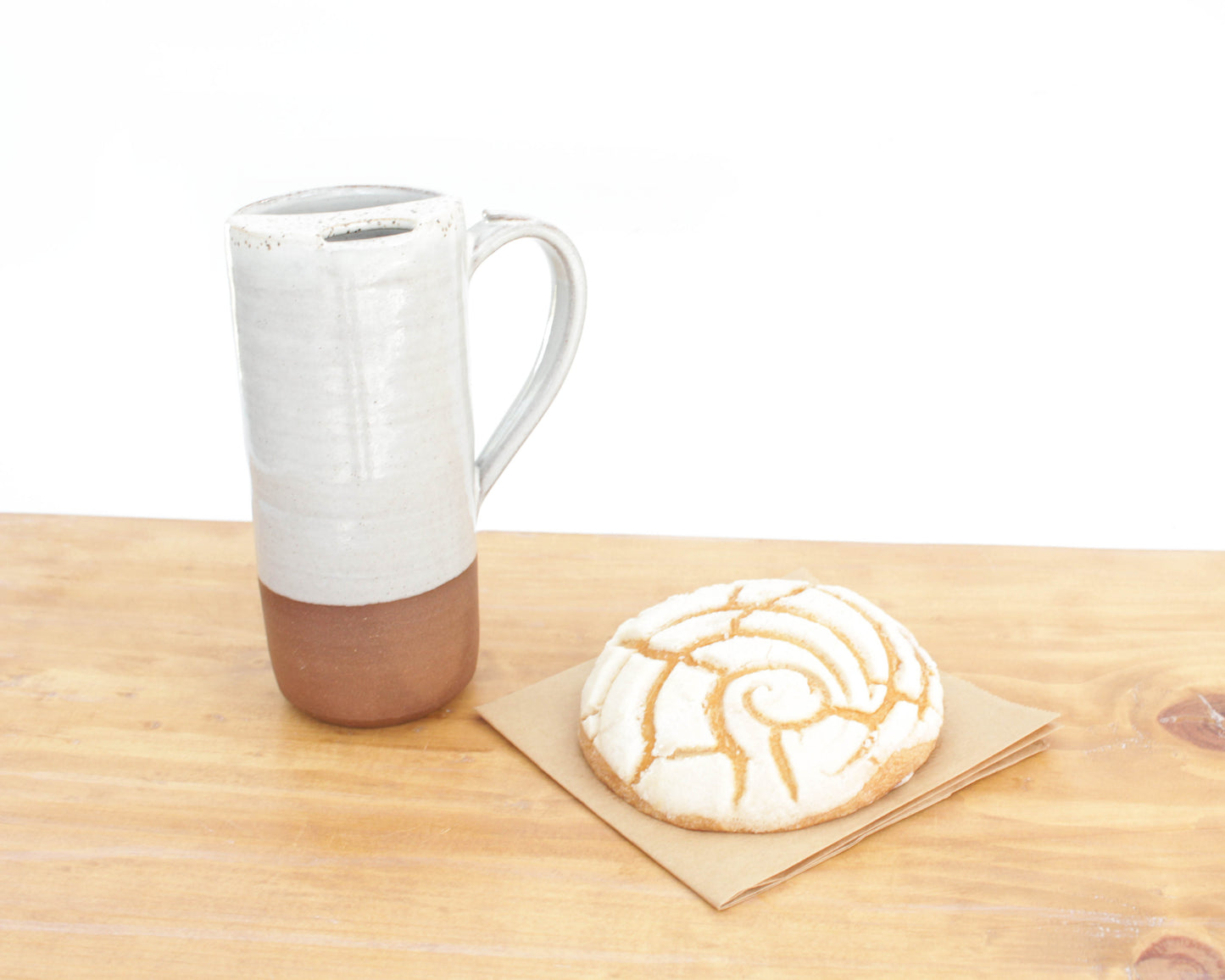 White & Red Stoneware Travel Mug